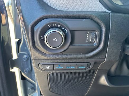 Used 2024 Jeep Wrangler Unlimited AWD/4WD image 47