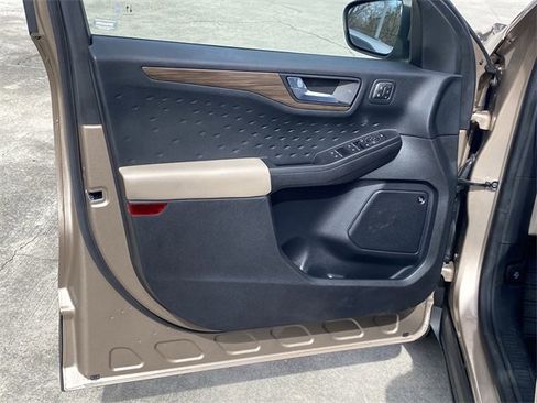 Used 2020 Ford Escape Titanium image 24