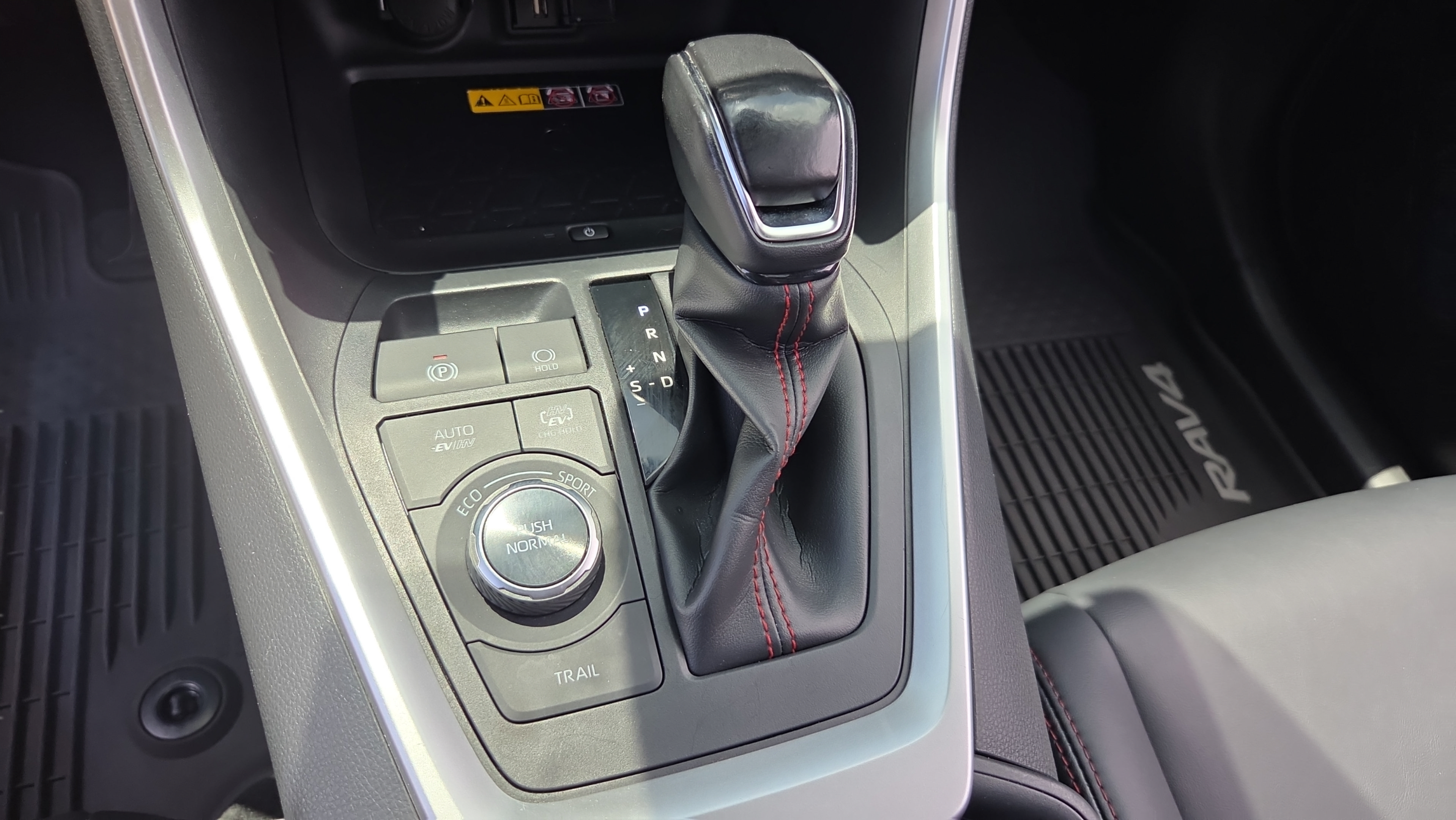 Used 2022 Toyota RAV4 XSE w/ Weather Package AWD/4WD image 12