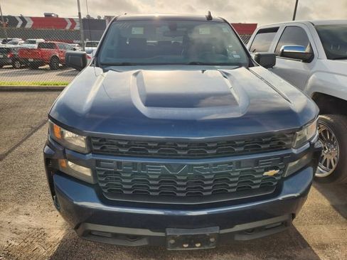 Used 2020 Chevrolet Silverado 1500 Custom w/ Infotainment Package image 2