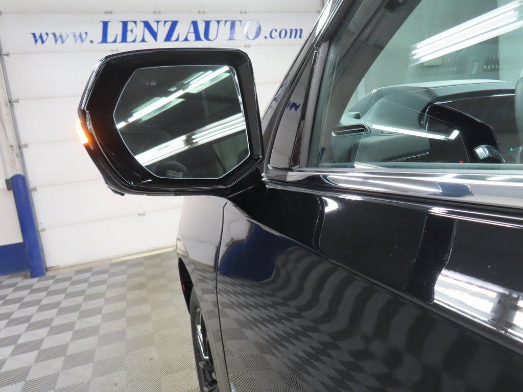 Used 2025 Chevrolet Suburban High Country AWD/4WD image 73