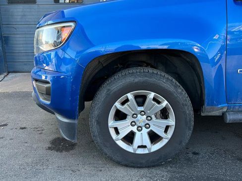 Used 2019 Chevrolet Colorado LT image 2