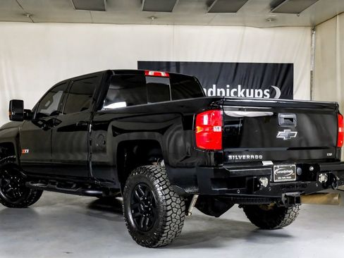 Used 2019 Chevrolet Silverado 2500 LTZ w/ Duramax Plus Package image 10