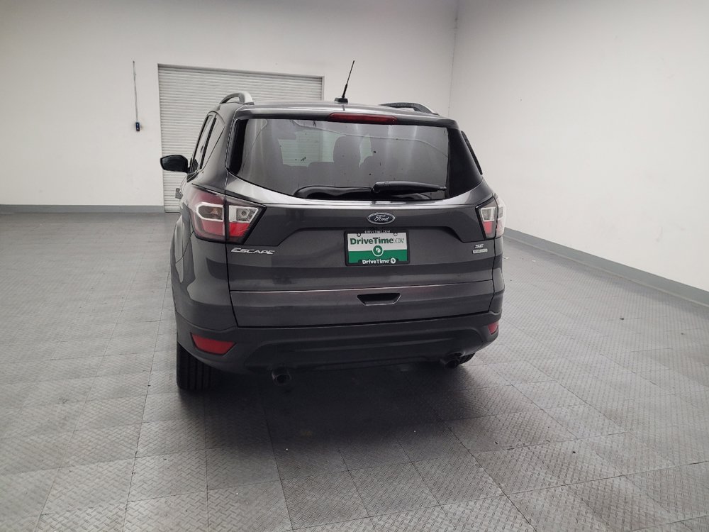 Used 2018 Ford Escape SE w/ SE Sport Appearance Package FWD image 6