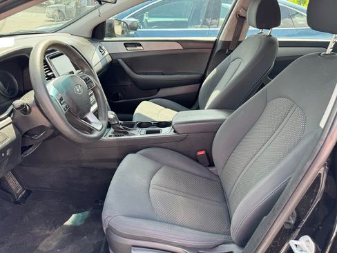 Used 2019 Hyundai Sonata SE w/ Cargo Package FWD image 12