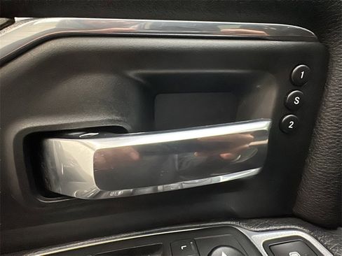 Used 2019 RAM 3500 Laramie image 11