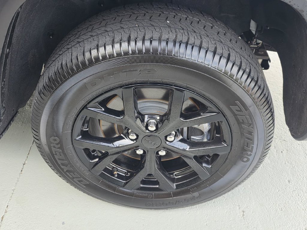 Used 2025 Jeep Grand Cherokee L Altitude RWD image 34
