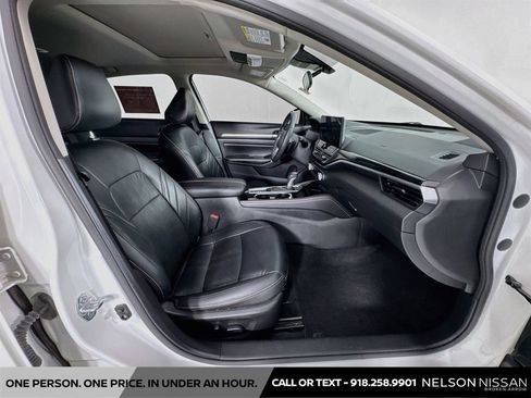 Certified 2024 Nissan Altima 2.5 SR w/ SR Premium Package AWD/4WD image 28