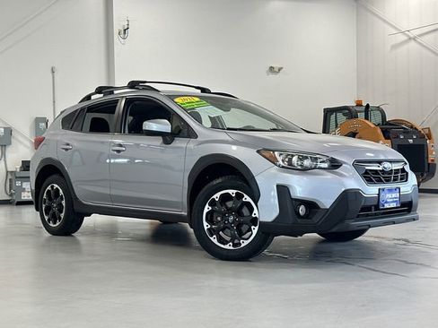 Used 2021 Subaru Crosstrek 2.0i Premium w/ Moonroof Package AWD/4WD image 2