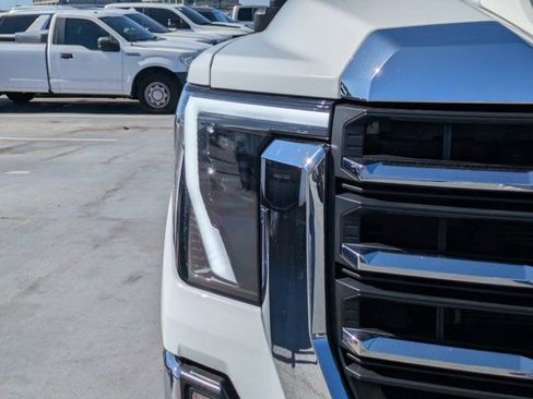 Used 2024 GMC Sierra 2500 SLE w/ SLE Value Package; image 8