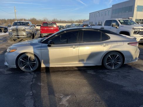 Used 2019 Toyota Camry XSE image 8