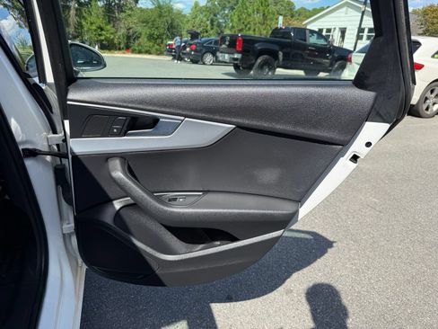 Used 2017 Audi A4 2.0T Premium FWD image 22