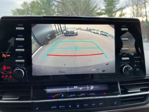 Used 2021 Toyota Sienna XLE image 33