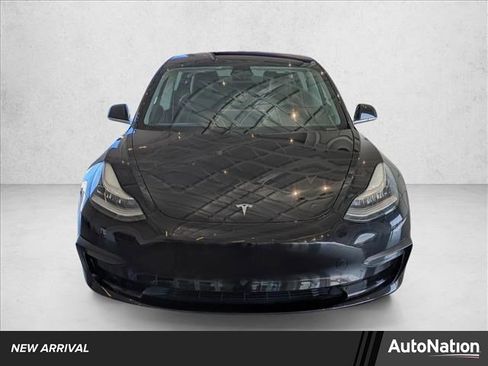Used 2018 Tesla Model 3 Long Range image 1