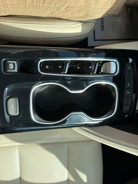 Used 2021 Buick Envision Essence FWD image 12