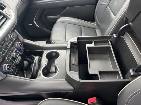 Used 2021 GMC Yukon SLT image 17