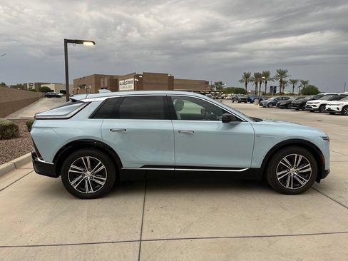 Used 2024 Cadillac Lyriq Luxury RWD image 9