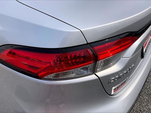 Used 2022 Toyota Corolla LE FWD image 33
