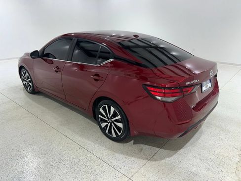 Used 2022 Nissan Sentra SV w/ SV Premium Package FWD image 2