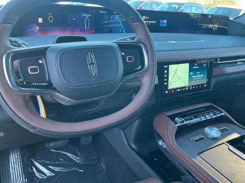 New 2026 Lincoln Navigator L Reserve AWD/4WD image 13