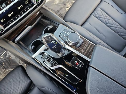 Used 2023 BMW 530i w/ Premium Package image 25