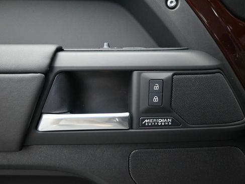 New 2026 Land Rover Defender 130 X-Dynamic SE AWD/4WD image 21