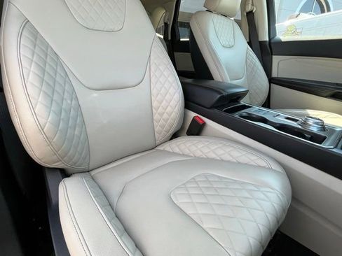 Used 2024 Ford Edge Titanium AWD/4WD image 30