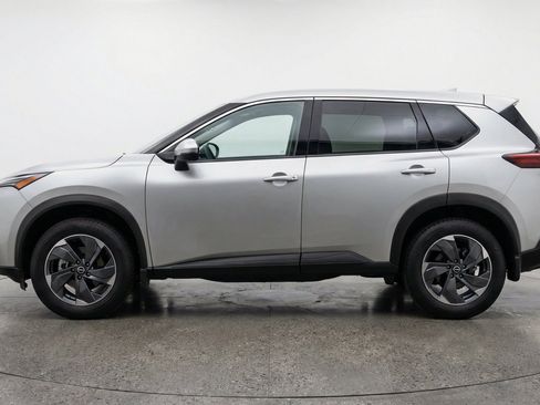 Used 2025 Nissan Rogue SV FWD image 3