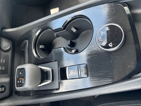 Certified 2025 Nissan Rogue SV AWD/4WD image 15