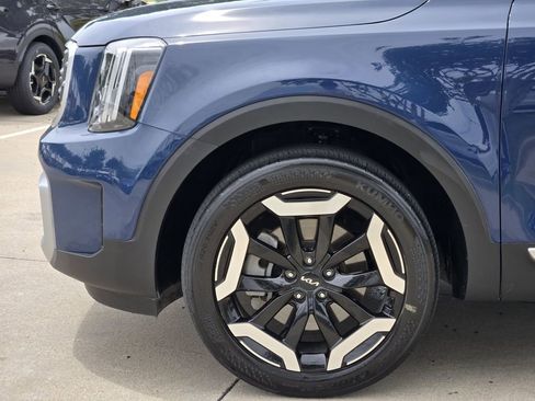Certified 2023 Kia Telluride S w/ S Sunroof Package FWD image 14