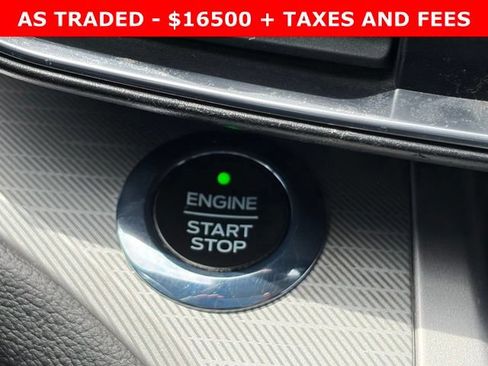 Used 2021 Ford Explorer XLT w/ Equipment Group 202A RWD image 26