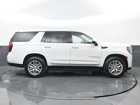 Used 2023 GMC Yukon SLT w/ SLT Premium Package AWD/4WD image 2