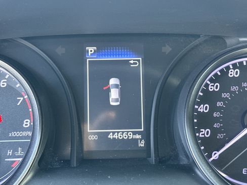 Certified 2021 Toyota Camry SE image 22