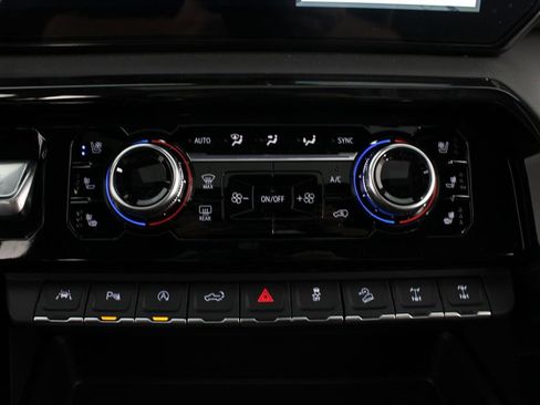 New 2026 GMC Sierra 1500 AT4X AWD/4WD image 8