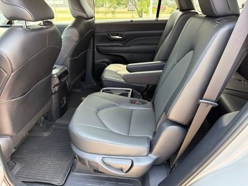 Used 2026 Toyota Grand Highlander AWD Hybrid image 8