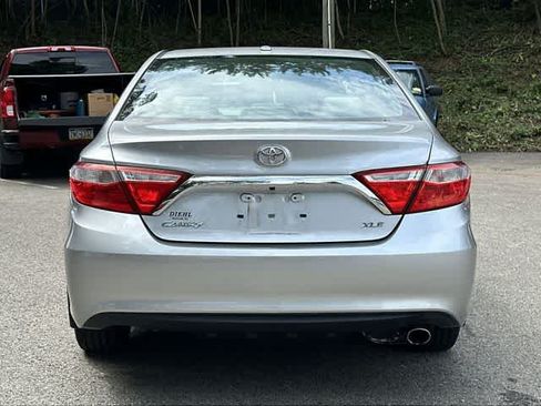 Used 2015 Toyota Camry XLE w/ Convenience Package FWD image 4