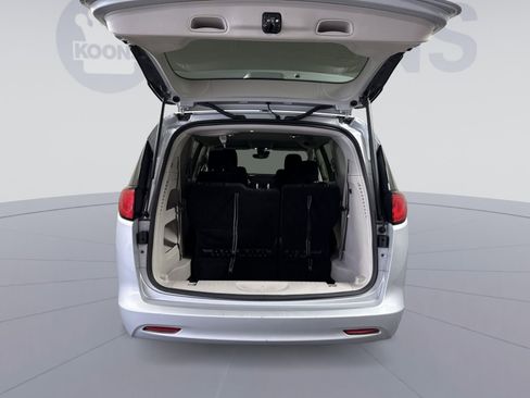 Used 2024 Chrysler Voyager LX FWD image 25