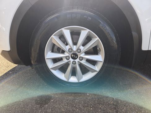 Used 2020 Kia Sorento L image 9