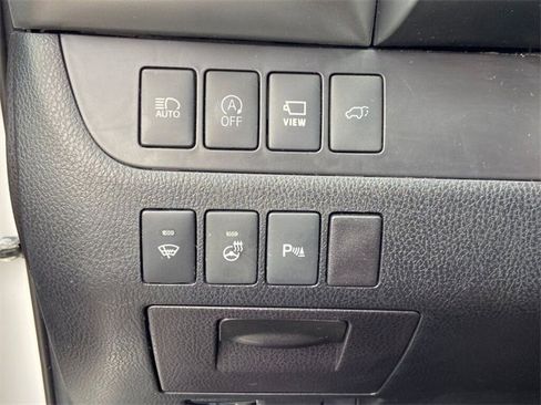Used 2019 Toyota Highlander Limited Platinum image 17