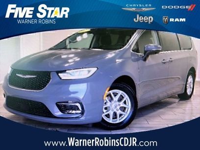 Used 2023 Chrysler Pacifica Limited