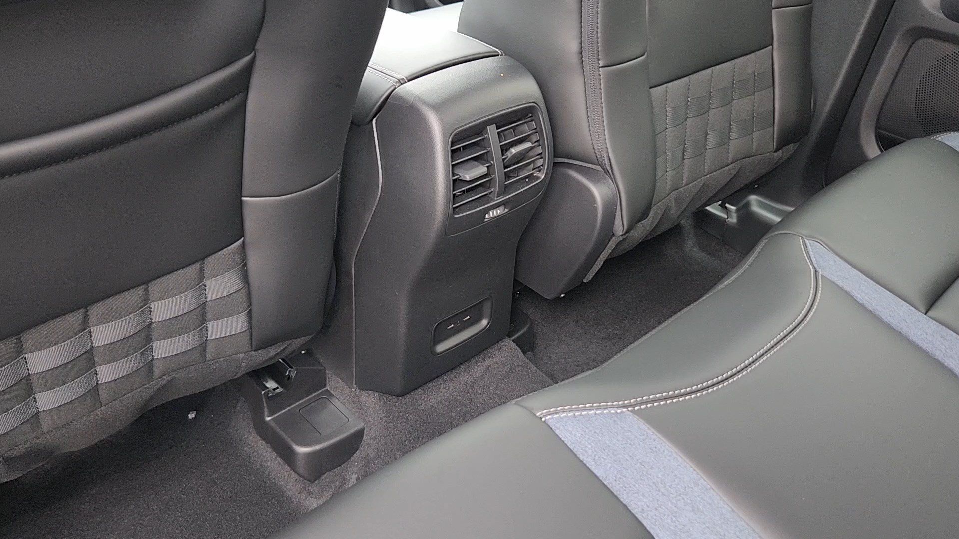 New 2026 Ford Bronco Sport Outer Banks w/ Outer Banks Tech Package+ AWD/4WD image 16