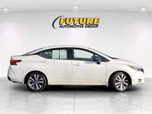 Used 2020 Nissan Versa SR w/ Convenience Package image 4