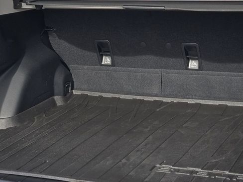 Used 2018 Subaru Forester 2.5i Touring w/ Popular Package #3B image 9