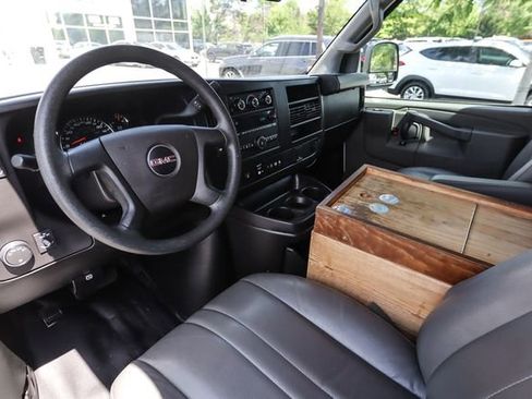 Used 2022 GMC Savana 2500 w/ Chrome Appearance Package RWD image 21