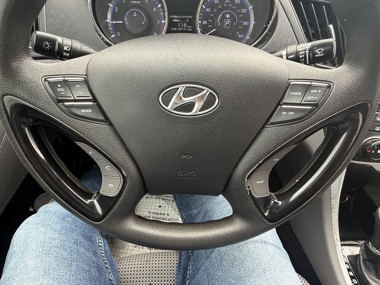 Used 2012 Hyundai Sonata GLS FWD image 12