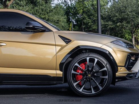 Used 2024 Lamborghini Urus S AWD/4WD image 11