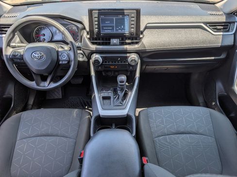 Used 2022 Toyota RAV4 XLE w/ Convenience Package FWD image 4