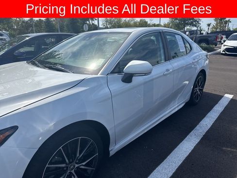 Used 2024 Toyota Camry SE w/ Convenience Package FWD image 10