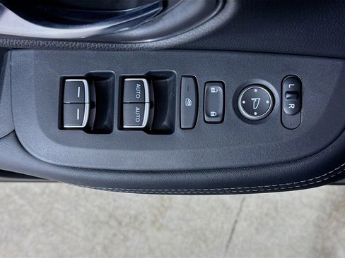 Used 2023 Honda HR-V EX-L image 19