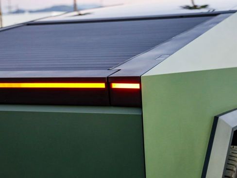 Used 2024 Tesla Cybertruck AWD Crew Cab image 10